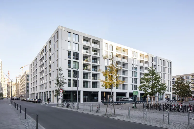 Bezugsfertige Traumwohnung im beliebten QH Colonnades - mit Loggia, EBK und moderner Badausstattung — photo 1